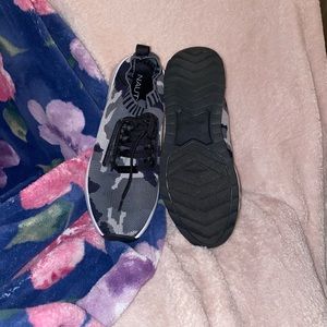 Nautica grey camouflage sneakers, size 7.5